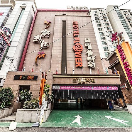Flower Hotel Seoul Bagian luar foto