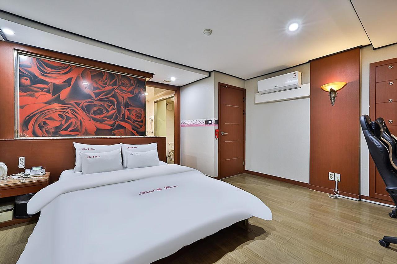 Flower Hotel Seoul Bagian luar foto