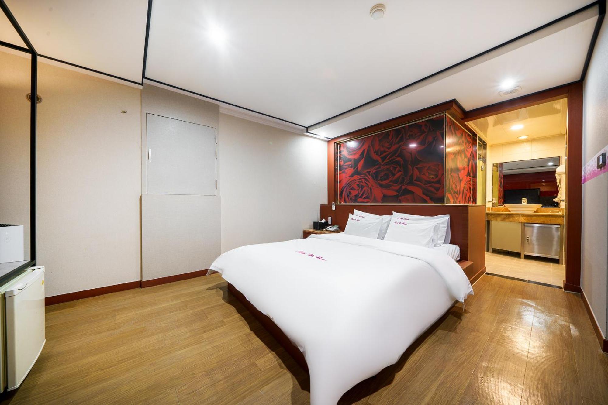 Flower Hotel Seoul Bagian luar foto