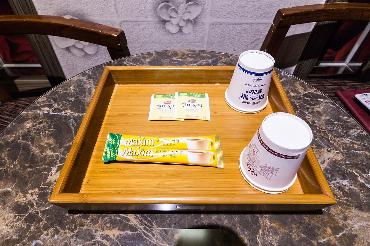 Flower Hotel Seoul Bagian luar foto