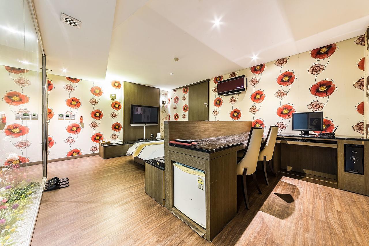 Flower Hotel Seoul Bagian luar foto