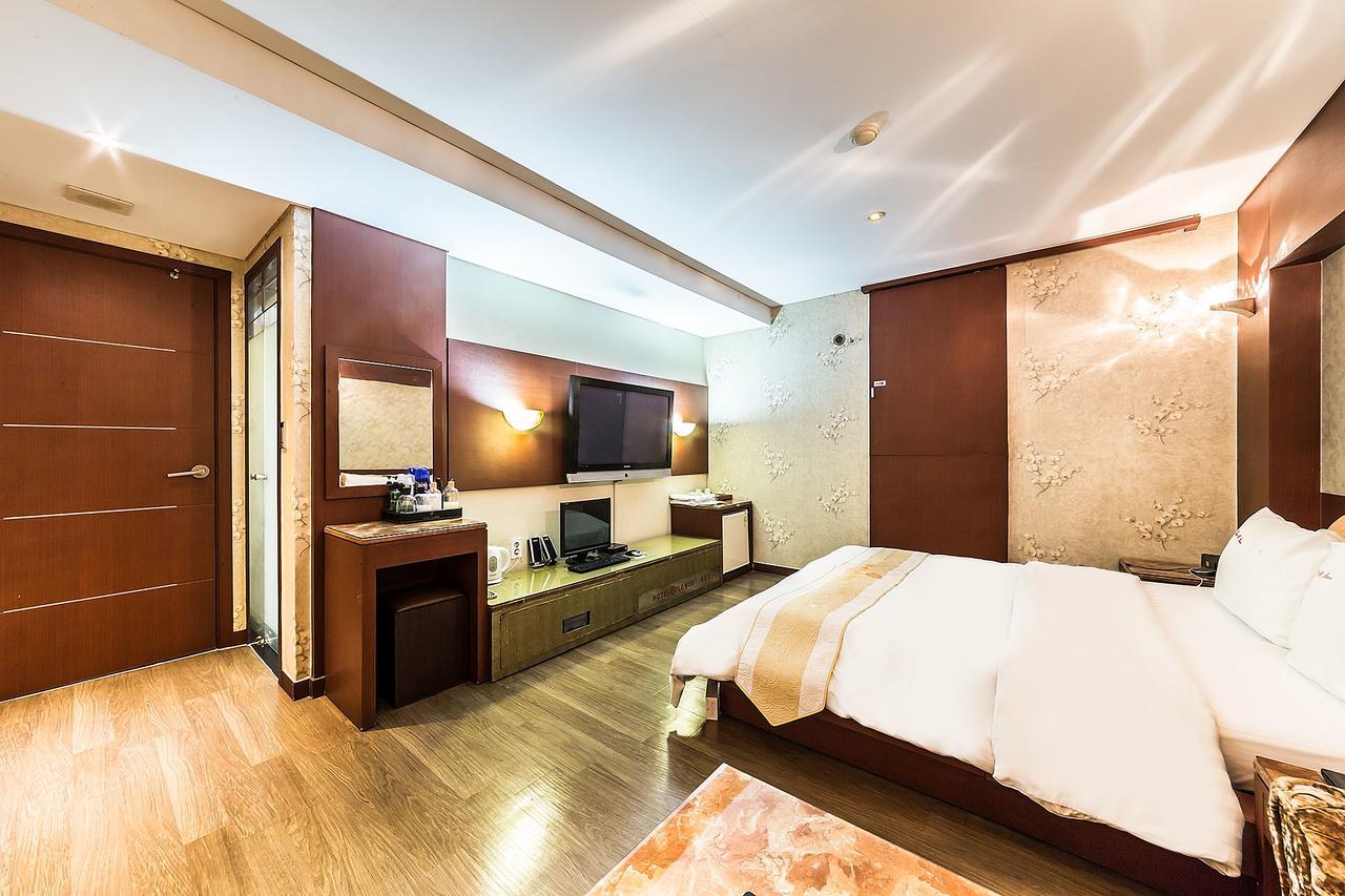 Flower Hotel Seoul Bagian luar foto