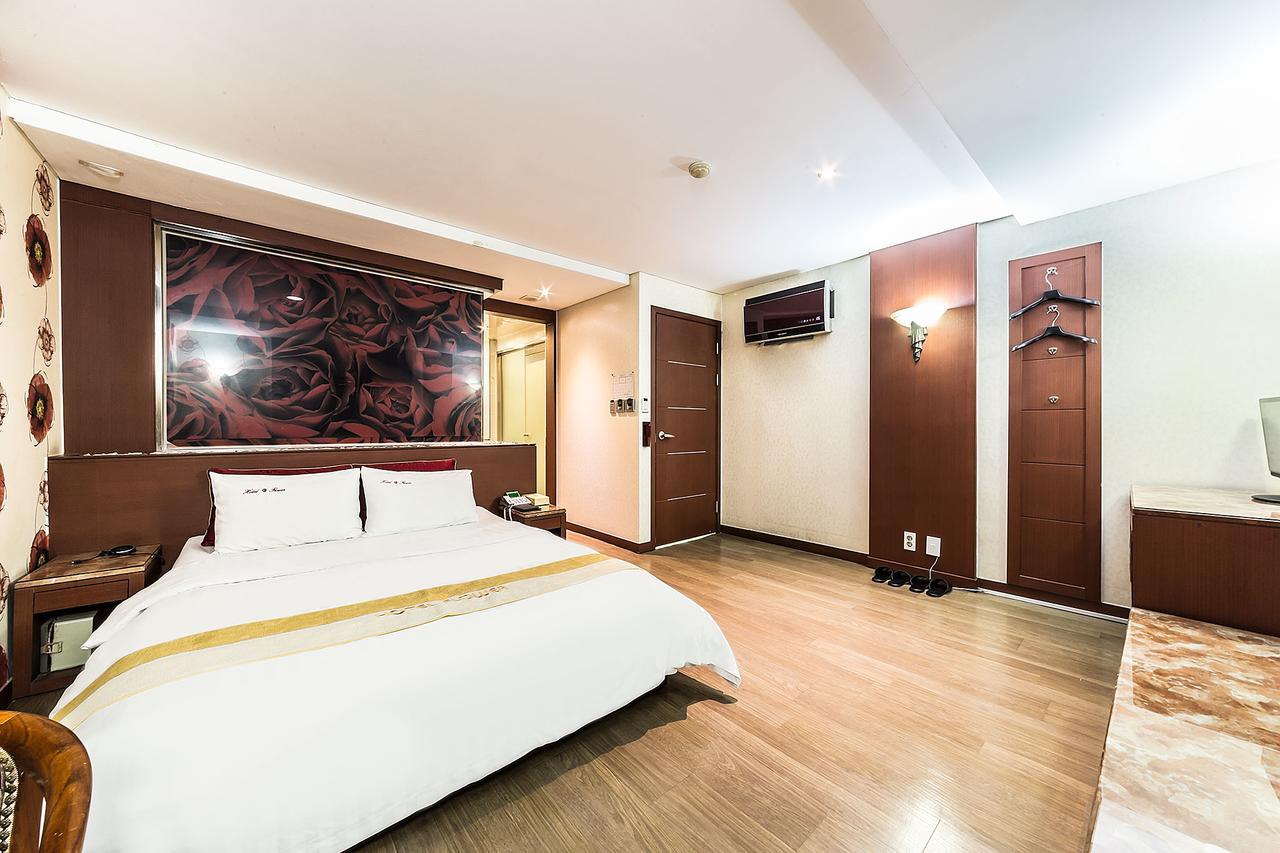 Flower Hotel Seoul Bagian luar foto