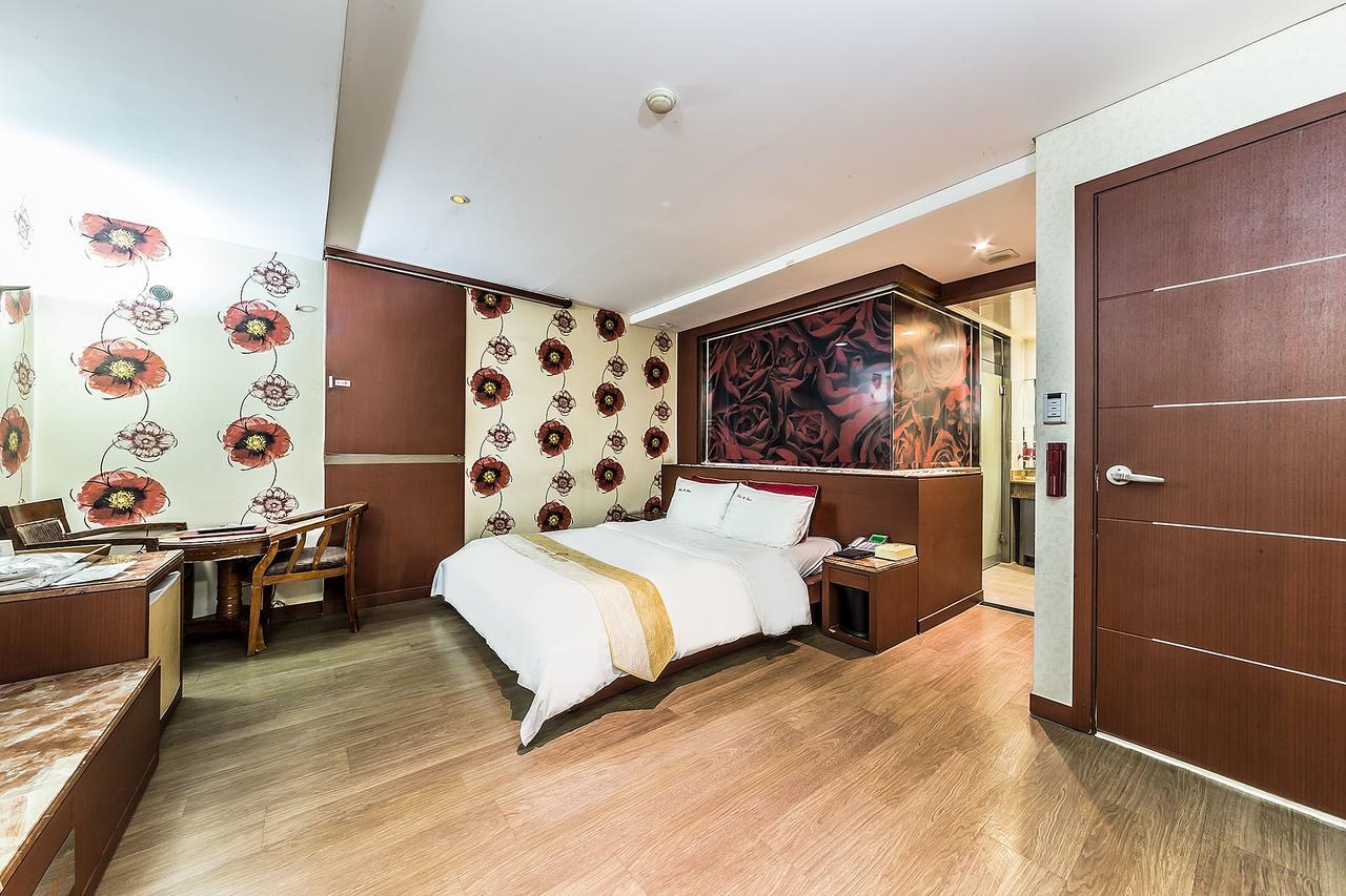 Flower Hotel Seoul Bagian luar foto