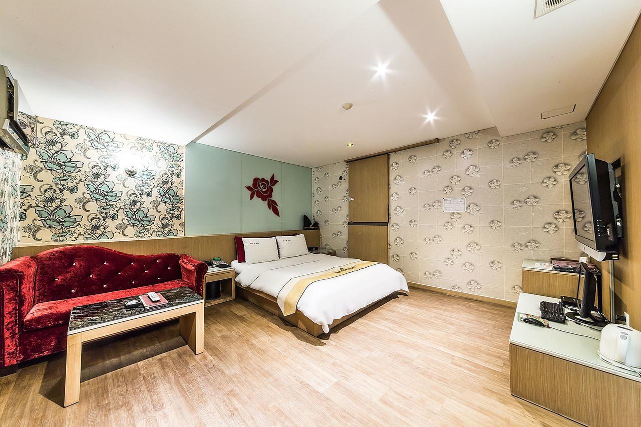 Flower Hotel Seoul Bagian luar foto